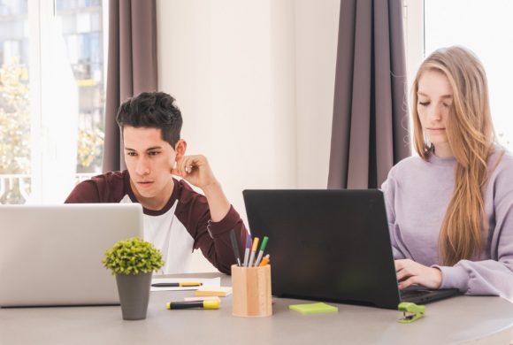 Jaki wpływ na relację w związku ma praca zdalna Jaki wpływ na relację w związku ma praca zdalna