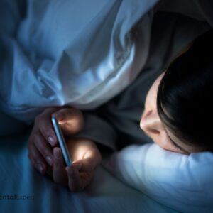 Bezsenność technologiczna – jak ekran psuje sen i jak to naprawić